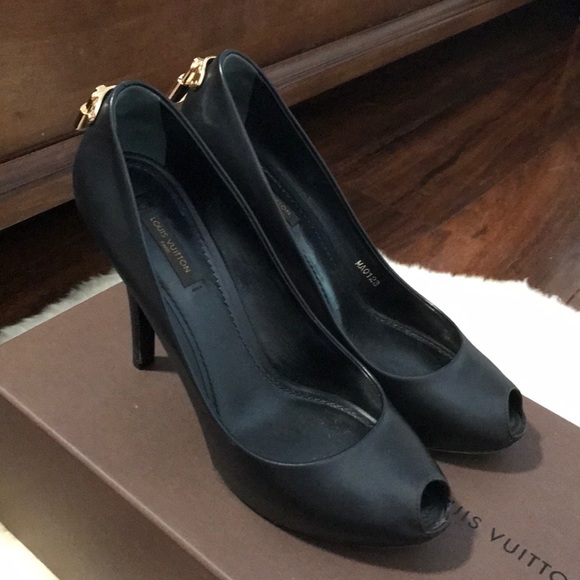 Louis Vuitton - Picture 6 of 8